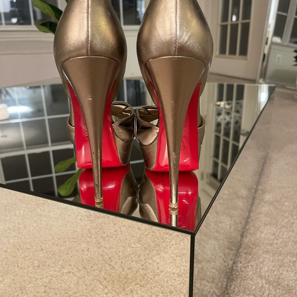Christian Louboutin 
Champagne Leather Volpi 150 - Picture 6 of 10
